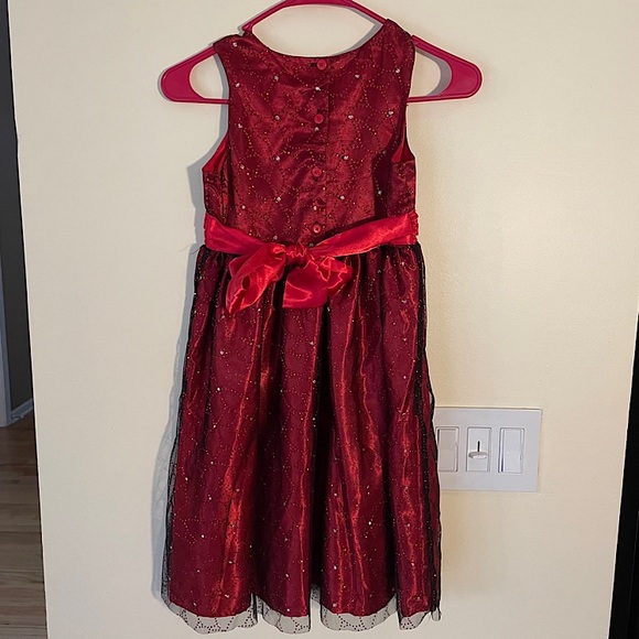 EUC Red Shimmery Holiday Dress with Sparkle Gems Size 8 - Picture 4 of 7